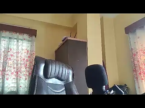 Snapshot of thecatfish chatting on 09-26-25, 04:38 thecatfish online show from 09-26-25, 04:38