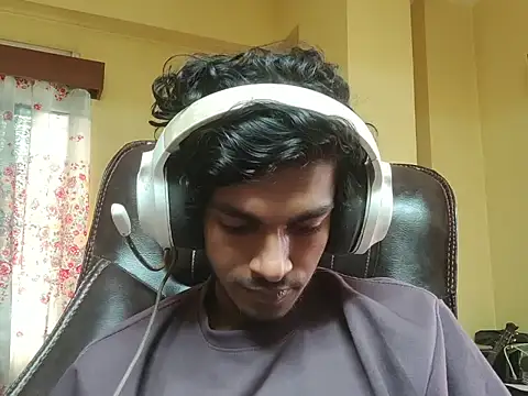 Snapshot of thecatfish chatting on 10-02-25, 04:41 thecatfish online show from 10-02-25, 04:41