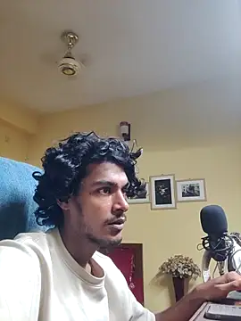 Snapshot of thecatfish chatting on 10-12-25, 04:39 thecatfish online show from 10-12-25, 04:39