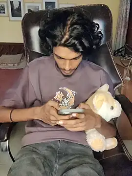 Snapshot of thecatfish chatting on 10-28-25, 04:49 thecatfish online show from 10-28-25, 04:49