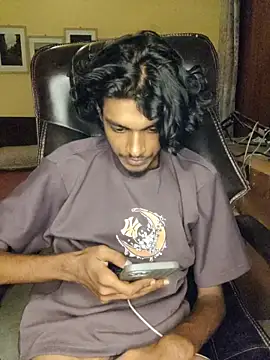 Snapshot of thecatfish chatting on 10-28-25, 04:53 thecatfish online show from 10-28-25, 04:53