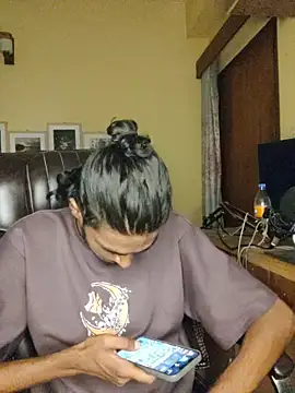 Snapshot of thecatfish chatting on 10-29-25, 07:21 thecatfish online show from 10-29-25, 07:21