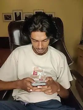 Snapshot of thecatfish chatting on 11-01-25, 05:26 thecatfish online show from 11-01-25, 05:26