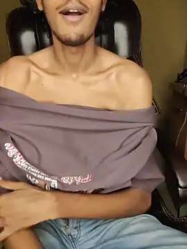 Snapshot of thecatfish chatting on 11-03-25, 11:26 thecatfish online show from 11-03-25, 11:26