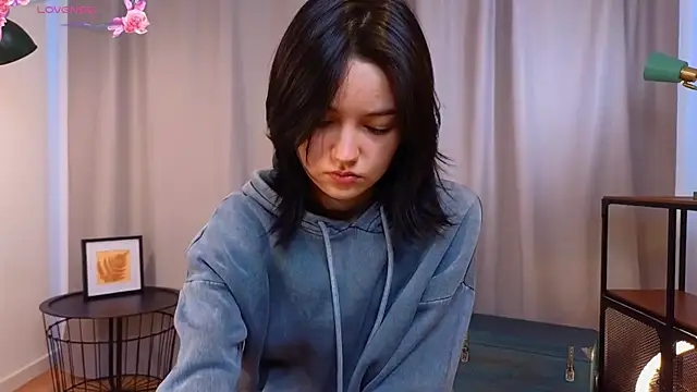 Snapshot of PamilaGrassle chatting on 09-20-25, 04:02 PamilaGrassle online show from 09-20-25, 04:02