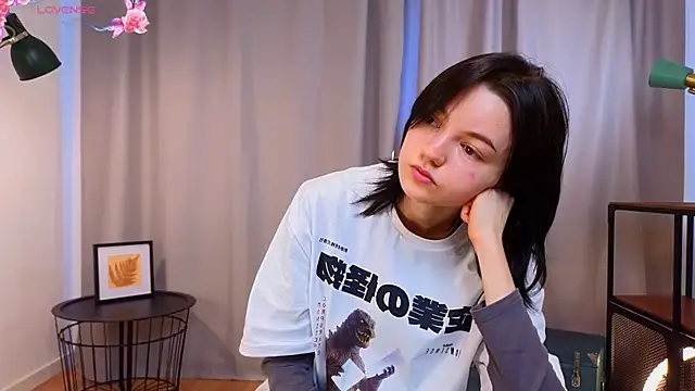 Snapshot of PamilaGrassle chatting on 09-24-25, 04:05 PamilaGrassle online show from 09-24-25, 04:05