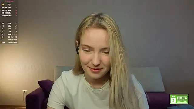 HongTomczak online show from 06-18-26, 07:52