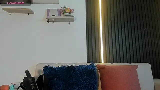 Mia Duarte1 online show from 10-05-25, 12:25