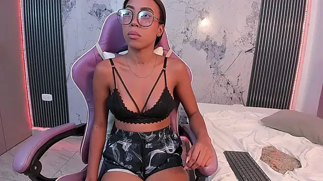Mia Duarte1 online show from 06-14-26, 09:39