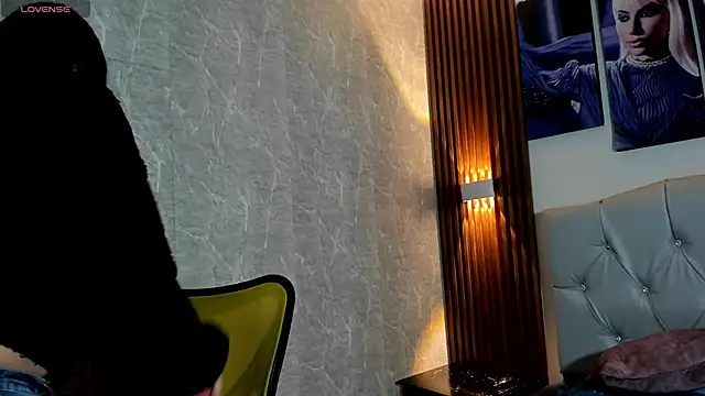 Sophi Thaylorr online show from 09-27-25, 12:54