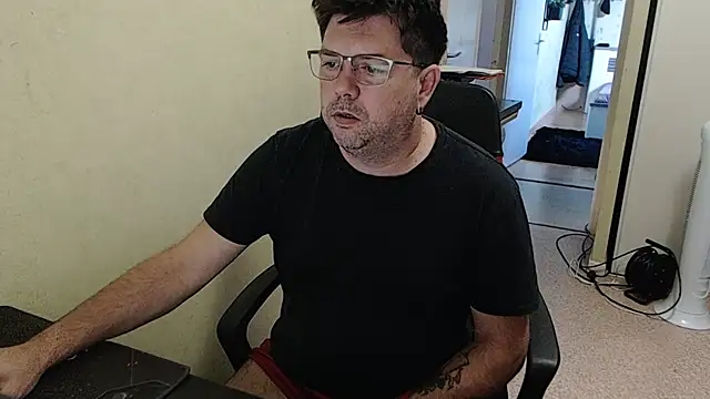 blueandwhite1 online show from 10-01-25, 06:52