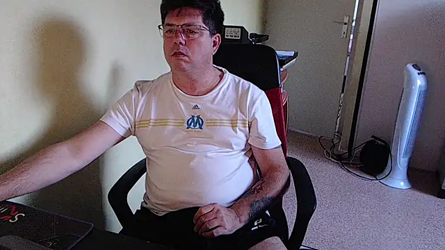 blueandwhite1 online show from 10-13-25, 04:51