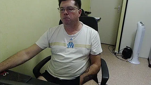 blueandwhite1 online show from 10-14-25, 08:20