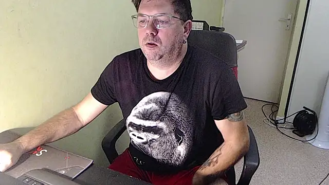 blueandwhite1 online show from 11-01-25, 08:49