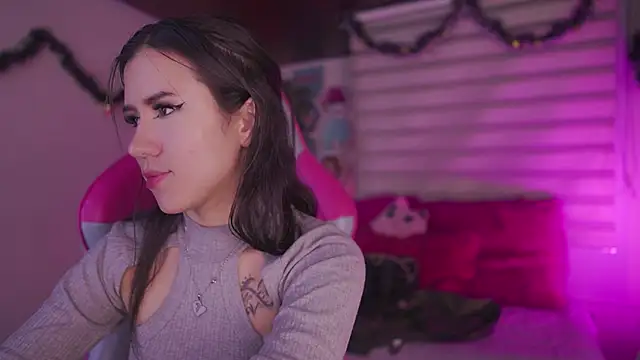  chloe moons  online show from 12-15-25, 10:47