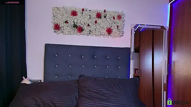 Snapshot of madisonwalkeeer chatting on 10-29-25, 08:10 madisonwalkeeer online show from 10-29-25, 08:10