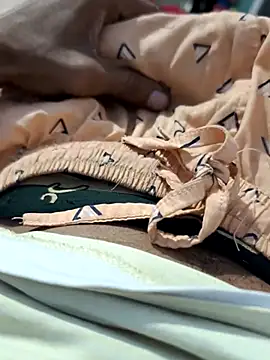 Snapshot of Mr_xxx007@xh chatting on 10-04-25, 04:49 Mr xxx007xh online show from 10-04-25, 04:49