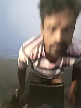 Snapshot of Mr_xxx007@xh chatting on 10-23-25, 03:06 Mr xxx007xh online show from 10-23-25, 03:06