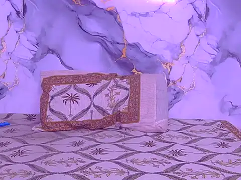 Its-ishikaa online show from 12-15-25, 05:23