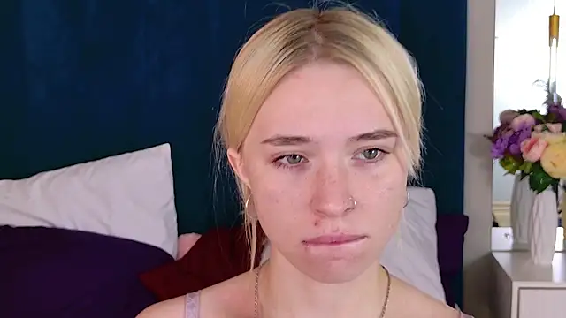 Snapshot of RachelColon chatting on 09-09-25, 05:12 RachelColon online show from 09-09-25, 05:12