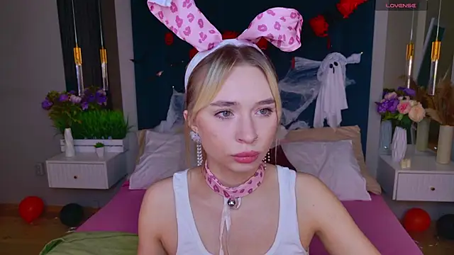 Snapshot of RachelColon chatting on 11-03-25, 03:46 RachelColon online show from 11-03-25, 03:46