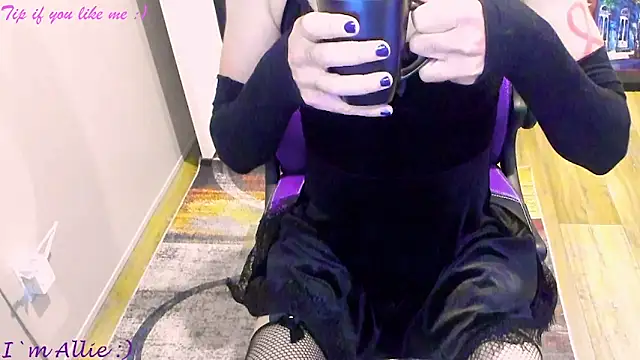 Snapshot of Allie_Kat chatting on 05-03-26, 02:12 Allie Kat online show from 05-03-26, 02:12