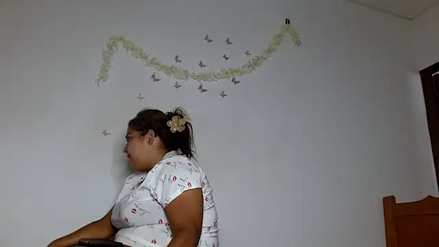 Snapshot of 69smallstar chatting on 10-27-25, 05:50 69smallstar online show from 10-27-25, 05:50