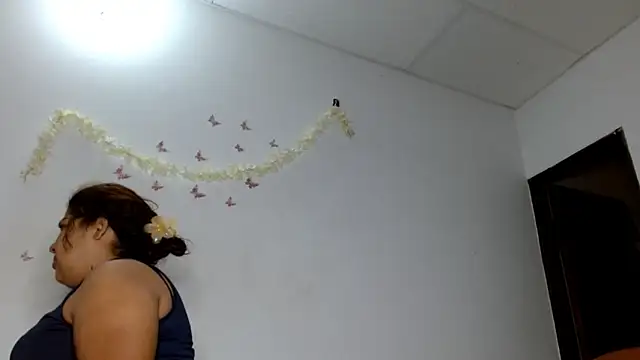 Snapshot of 69smallstar chatting on 10-30-25, 08:27 69smallstar online show from 10-30-25, 08:27