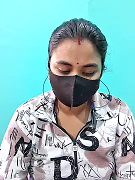 Snapshot of DivyaBhabhi69@xh chatting on 05-05-26, 07:27 DivyaBhabhi69xh online show from 05-05-26, 07:27