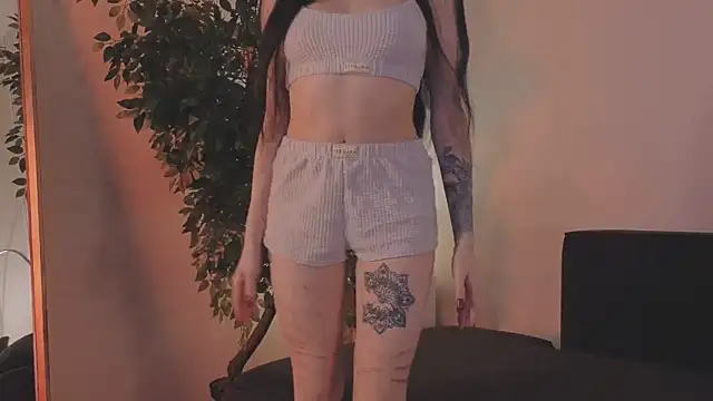 Loona Eclipse online show from 01-17-26, 08:12