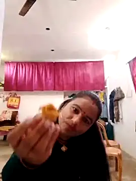 Suhani hot12 online show from 12-19-25, 08:43