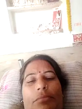 Suhani hot12 online show from 03-15-26, 01:44