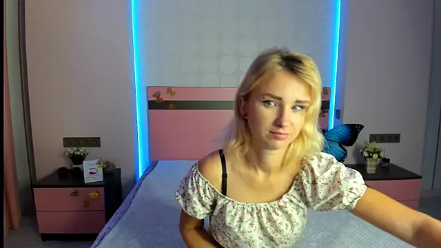 MeryMidnight online show from 09-30-25, 05:45