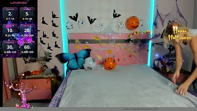 MeryMidnight online show from 10-28-25, 06:50