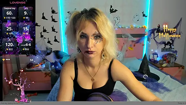 MeryMidnight online show from 10-31-25, 06:58