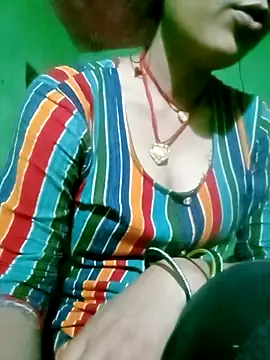 Hot-yuo84 online show from 10-31-25, 04:52