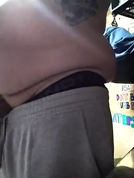 Snapshot of Jeremycle chatting on 10-31-25, 12:00 Jeremycle online show from 10-31-25, 12:00