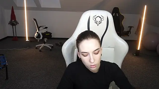  Lili 054 online show from 10-05-25, 02:15