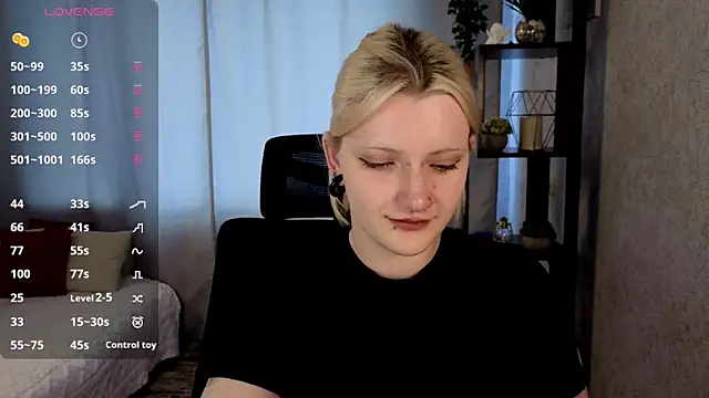 Snapshot of EchoBloom chatting on 09-27-25, 10:42 EchoBloom online show from 09-27-25, 10:42