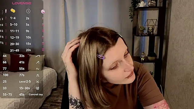 Snapshot of EchoBloom chatting on 10-01-25, 11:16 EchoBloom online show from 10-01-25, 11:16