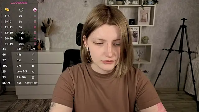 Snapshot of EchoBloom chatting on 10-07-25, 10:23 EchoBloom online show from 10-07-25, 10:23