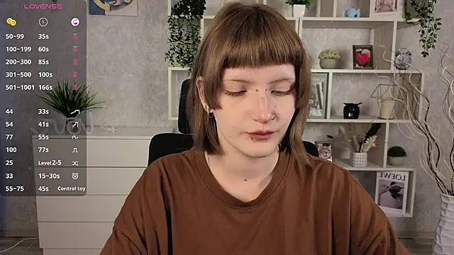 Snapshot of EchoBloom chatting on 10-25-25, 10:12 EchoBloom online show from 10-25-25, 10:12