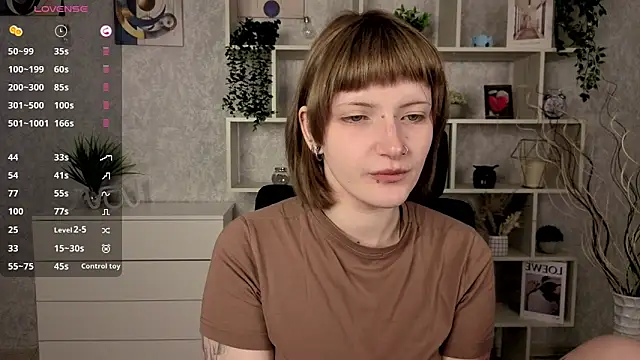 Snapshot of EchoBloom chatting on 10-29-25, 10:50 EchoBloom online show from 10-29-25, 10:50