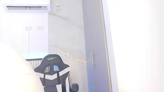 Sammy Lovee online show from 09-19-25, 07:25