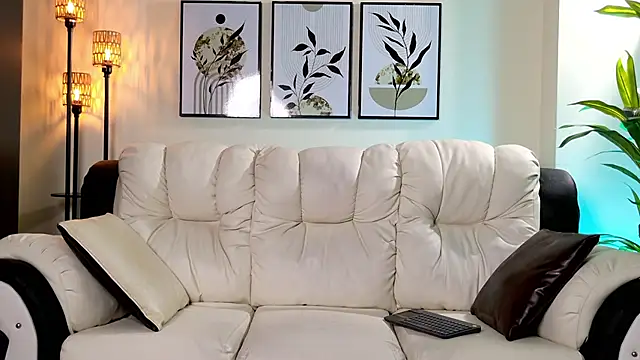 Snapshot of Violeta_Foxz chatting on 03-11-26, 07:42 Violeta Foxz online show from 03-11-26, 07:42