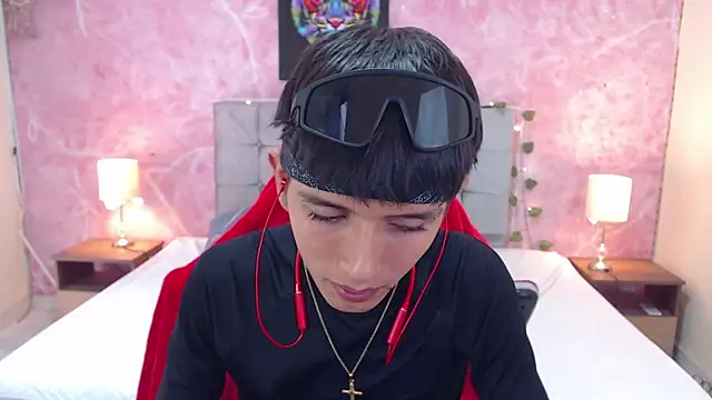 MAXIMILIANO  HOT online show from 09-16-25, 05:58