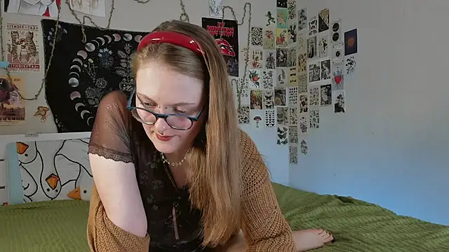 WonderConnie1 online show from 09-29-25, 06:02