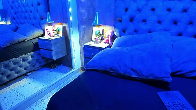 yiyisandoval online show from 11-17-25, 08:47