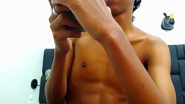 Snapshot of daniel_evans69 chatting on 10-01-25, 12:44 daniel evans69 online show from 10-01-25, 12:44