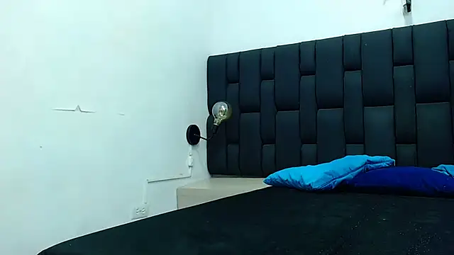 Snapshot of daniel_evans69 chatting on 10-11-25, 07:23 daniel evans69 online show from 10-11-25, 07:23